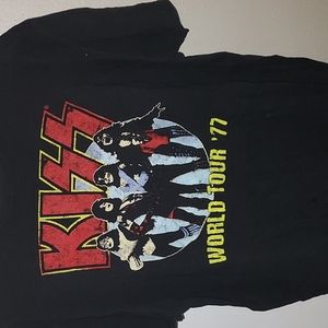 Kiss shirt